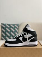 LOUIS VUITTON SNEAKERS - Image 12