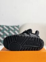 LOUIS VUITTON TRAINER Sneakers - Image 5