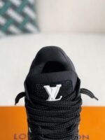 LOUIS VUITTON TRAINER Sneakers - Image 11