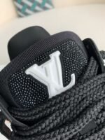 LOUIS VUITTON TRAINER Sneakers - Image 12
