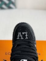 LOUIS VUITTON TRAINER Sneakers - Image 13