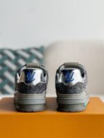 LOUIS VUITTON SNEAKERS - Image 3