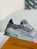 LOUIS VUITTON SNEAKERS - Image 7
