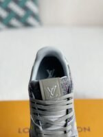LOUIS VUITTON SNEAKERS - Image 9