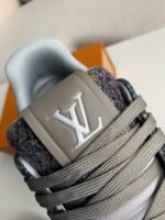 LOUIS VUITTON SNEAKERS - Image 11