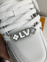 LOUIS VUITTON TRAINER MAXI SNEAKERS - Image 10