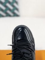 LOUIS VUITTON TRAINER MAXI SNEAKERS - Image 9