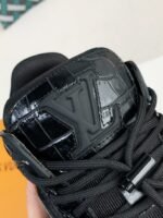 LOUIS VUITTON TRAINER MAXI SNEAKERS - Image 10