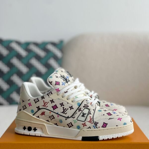 LOUIS VUITTON SNEAKER
