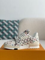 LOUIS VUITTON SNEAKER - Image 4