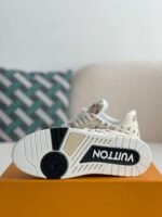 LOUIS VUITTON SNEAKER - Image 5