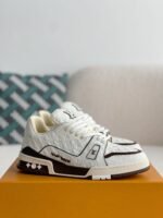 LOUIS VUITTON SNEAKER