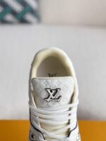 LOUIS VUITTON SNEAKER - Image 8