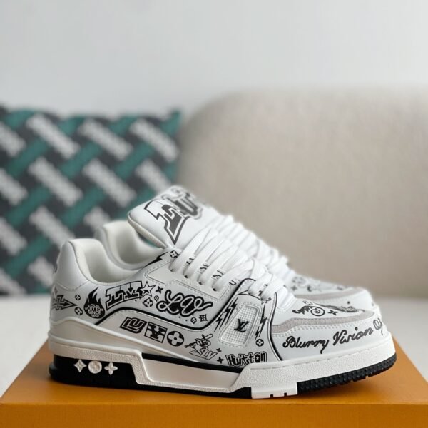 LOUIS VUITTON SNEAKER