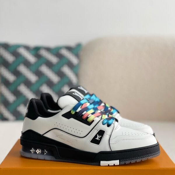 LOUIS VUITTON SNEAKER