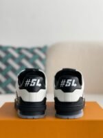 LOUIS VUITTON SNEAKER - Image 3