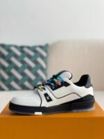 LOUIS VUITTON SNEAKER - Image 4