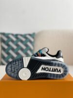 LOUIS VUITTON SNEAKER - Image 5