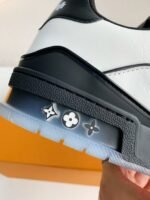 LOUIS VUITTON SNEAKER - Image 12