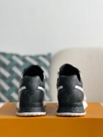 LOUIS VUITTON SNEAKER - Image 3