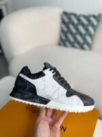 LOUIS VUITTON SNEAKER - Image 6