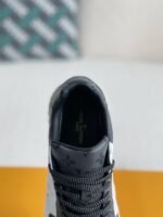 LOUIS VUITTON SNEAKER - Image 9