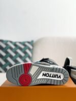 LOUIS VUITTON TRAINER SNEAKERS - Image 5