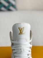 LOUIS VUITTON TRAINER SNEAKERS - Image 9