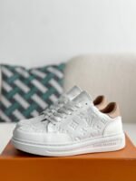 LOUIS VUITTON SNEAKER - Image 2