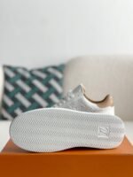 LOUIS VUITTON SNEAKER - Image 5