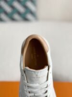 LOUIS VUITTON SNEAKER - Image 9