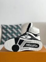 LOUIS VUITTON TRAINER SNEAKERS - Image 5