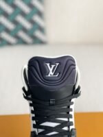 LOUIS VUITTON TRAINER SNEAKERS - Image 8