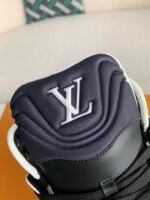 LOUIS VUITTON TRAINER SNEAKERS - Image 11