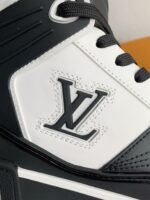LOUIS VUITTON TRAINER SNEAKERS - Image 13