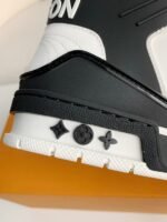 LOUIS VUITTON TRAINER SNEAKERS - Image 14