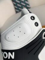 LOUIS VUITTON TRAINER SNEAKERS - Image 15