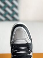 LOUIS VUITTON TRAINER SNEAKERS - Image 8