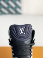 LOUIS VUITTON TRAINER SNEAKERS - Image 9