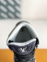 LOUIS VUITTON TRAINER SNEAKERS - Image 10