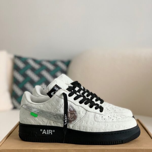 LOUIS VUITTON x NIKE AIR FORCE 1 SNEAKER