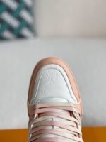 LOUIS VUITTON SNEAKER - Image 9
