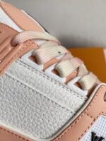 LOUIS VUITTON SNEAKER - Image 13