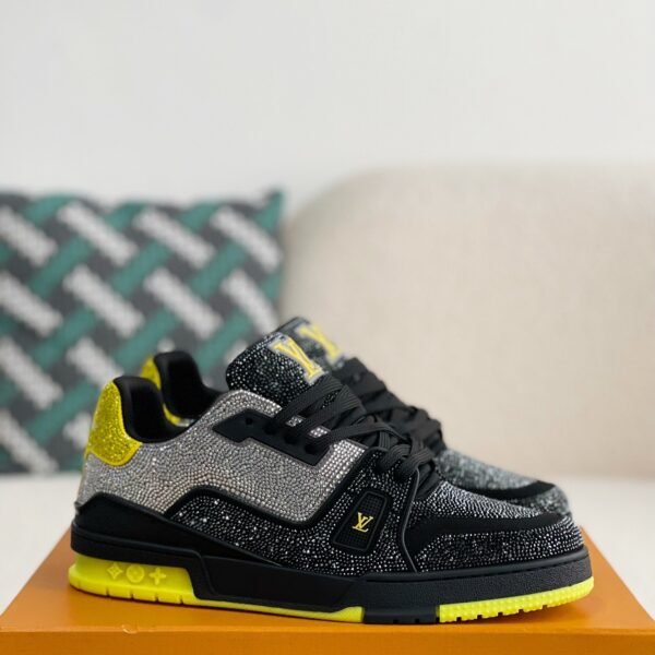 LOUIS VUITTON SNEAKER