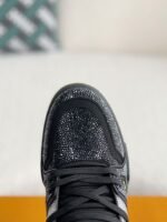 LOUIS VUITTON SNEAKER - Image 9
