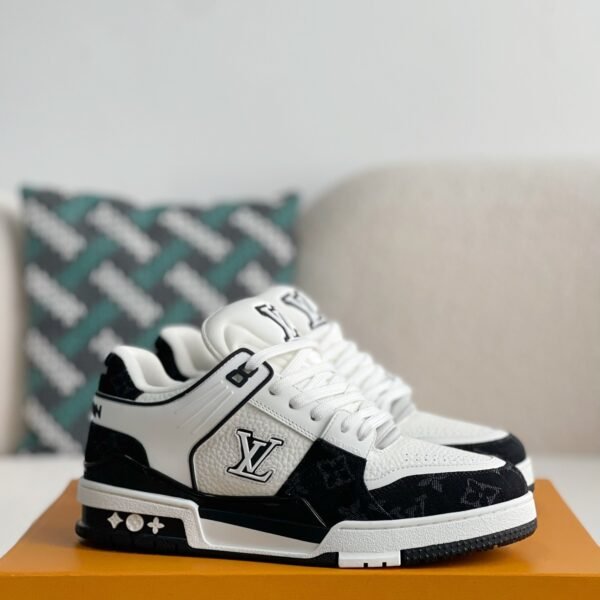 LOUIS VUITTON SNEAKER