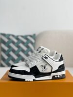 LOUIS VUITTON SNEAKER - Image 2