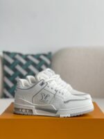 LOUIS VUITTON SNEAKER