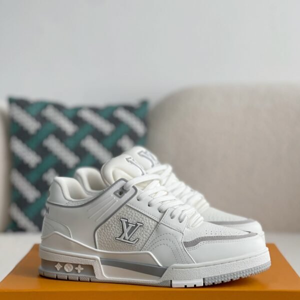 LOUIS VUITTON SNEAKER