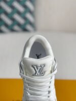 LOUIS VUITTON SNEAKER - Image 8